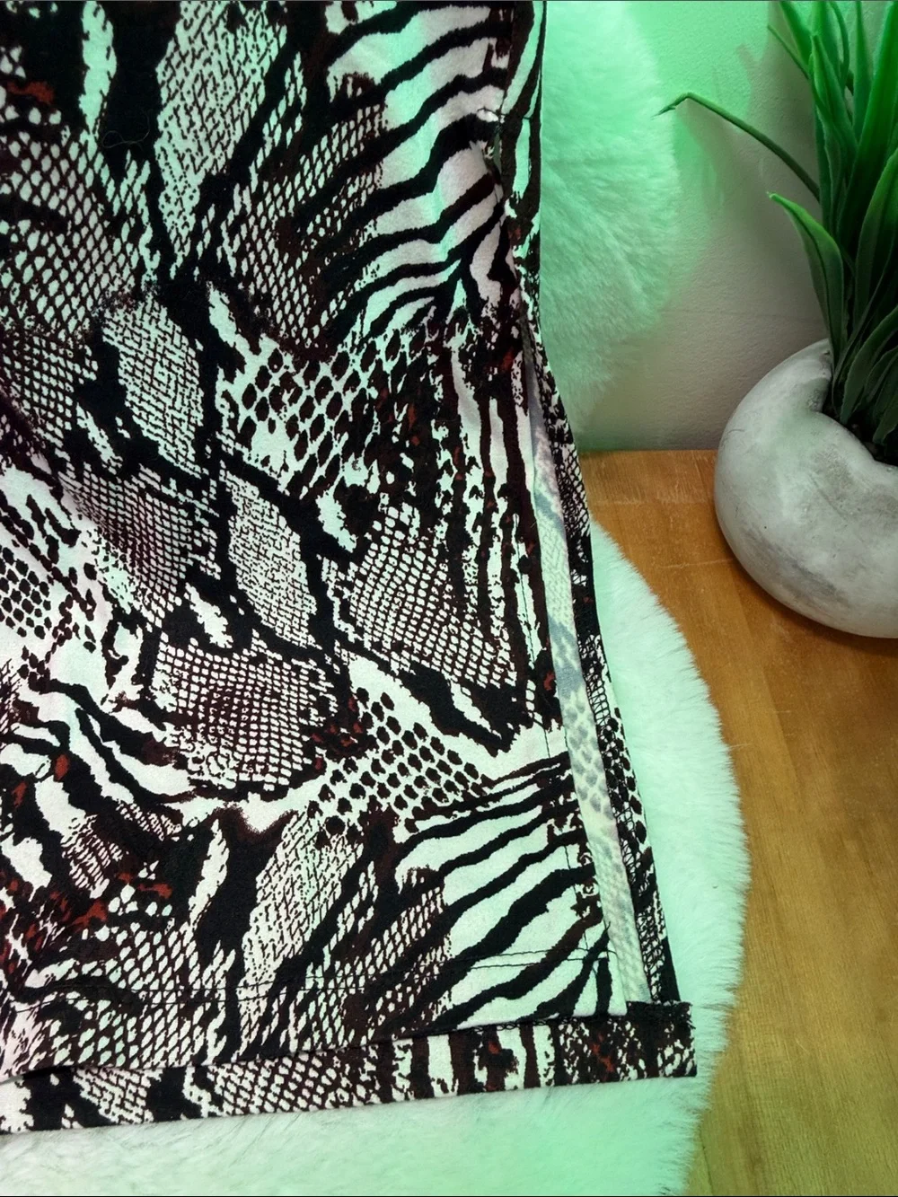 Magazine Snake Print Black Brown & White Short-Sleeve Wedding Guest Dress 👗 - Picture 3 of 7